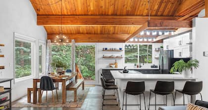 Maxwell by AvantStay | 15min to Village + Slopes