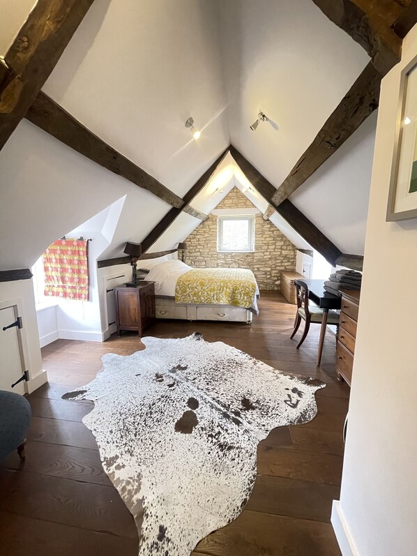 4 camere, Wi-Fi, lenzuola