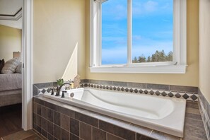Shower, hair dryer - Majestic Mountain Views! (Kalispell)