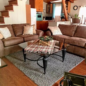 Smart TV, DVD player, books, video library - Inviting Cabin on a quiet cul-de-sac in Payson. (Payson)