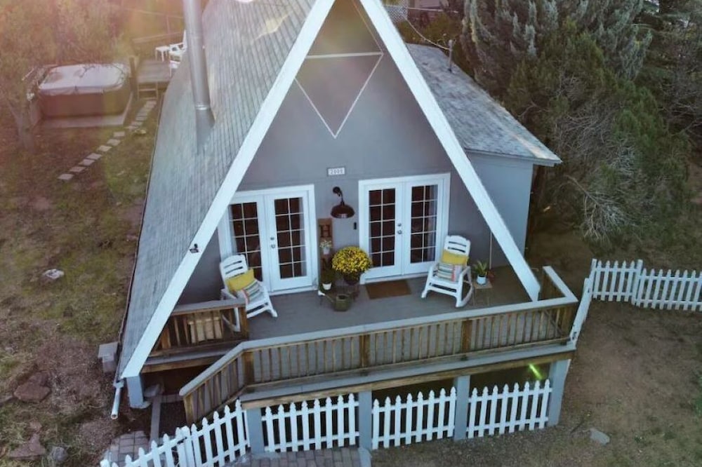 Inviting Cabin on a quiet cul-de-sac in Payson.