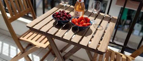 تناول الطعام بالخارج