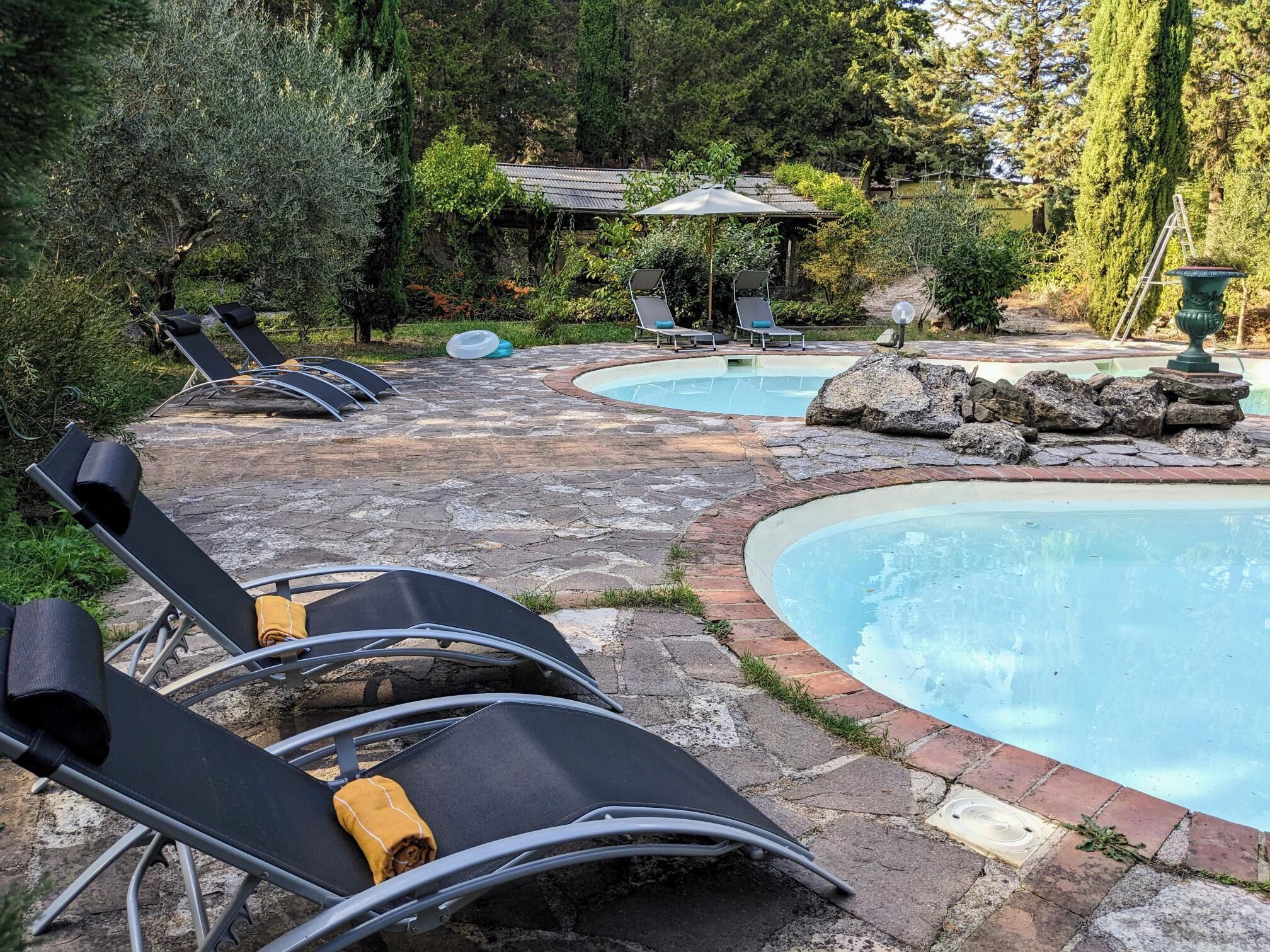 حمّام سباحة خارجي