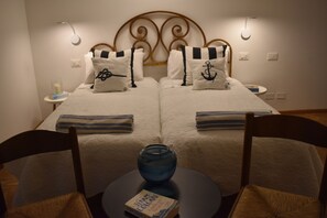 4 bedrooms, desk, WiFi, bed sheets - Secluded countryside retreat with outdoor space (Umbria)