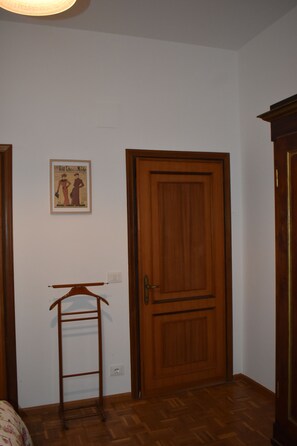 Interior - Secluded countryside retreat with outdoor space (Umbria)