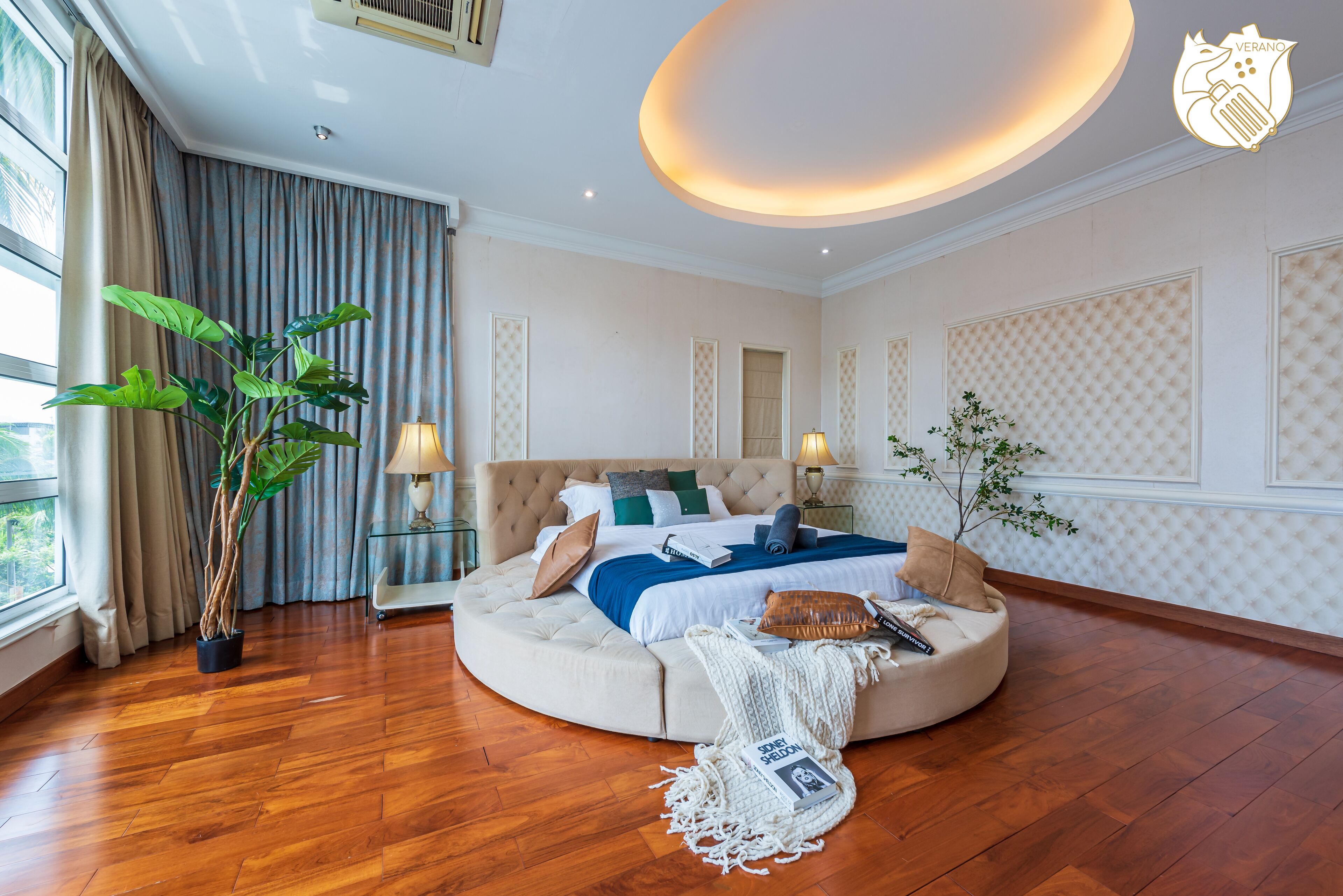 Luxury Villa | Blackout drapes, iron/ironing board, free cribs/infant beds, free WiFi