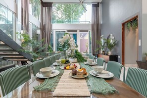 Luxury Villa | In-room dining