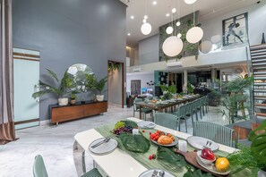 Luxury Villa | In-room dining