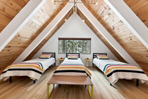 3 bedrooms, desk, free WiFi, bed sheets