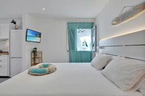 Iron/ironing board, free WiFi, bed sheets