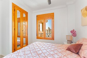 3 camere, ferro/asse da stiro, Wi-Fi gratuito, lenzuola