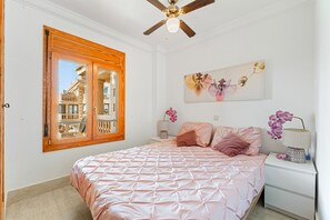 3 dormitorios, tabla de planchar con plancha, wifi gratis y ropa de cama