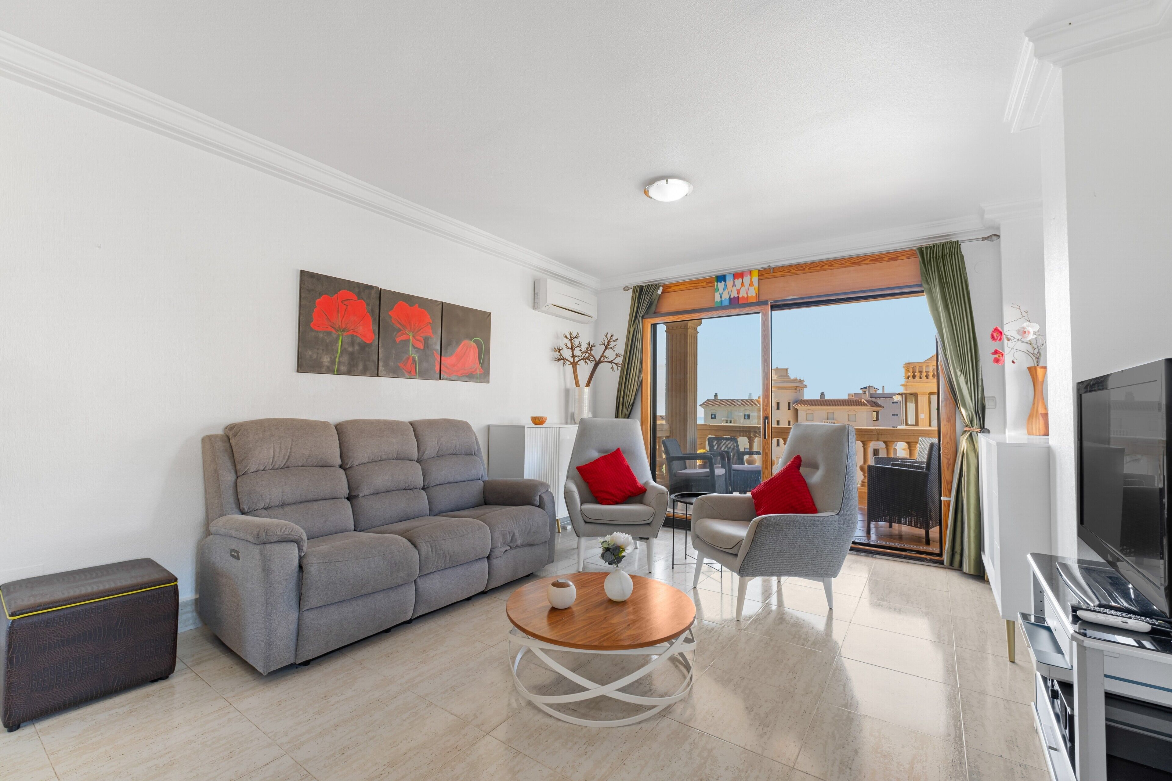 Fernseher, DVD-Player, Stereoanlage