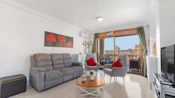 Fernseher, DVD-Player, Stereoanlage