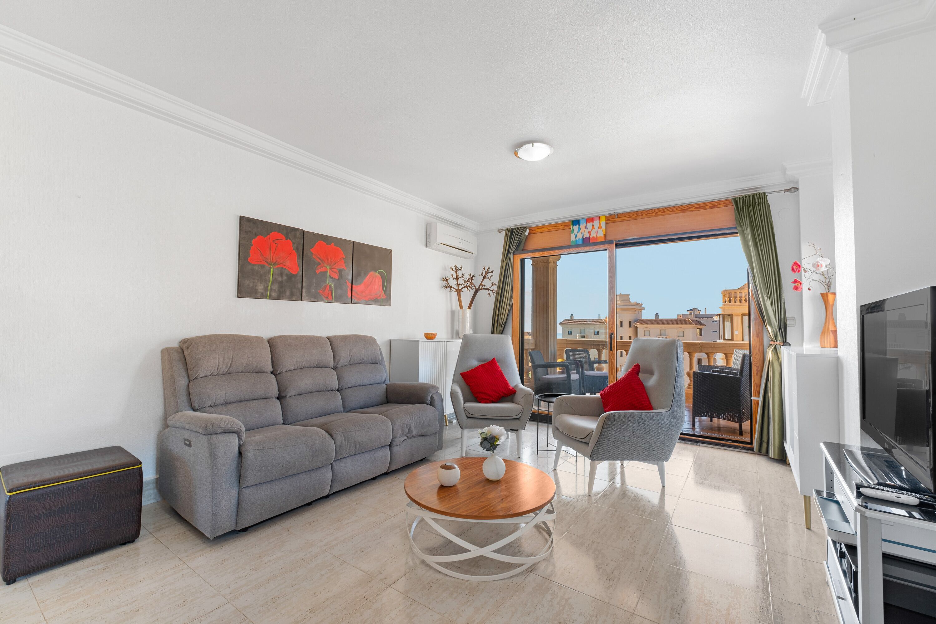 Fernseher, DVD-Player, Stereoanlage