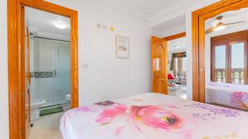 3 間睡房、熨斗/熨衫板、免費 Wi-Fi、床單