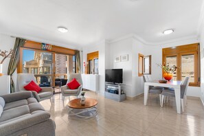 Fernseher, DVD-Player, Stereoanlage