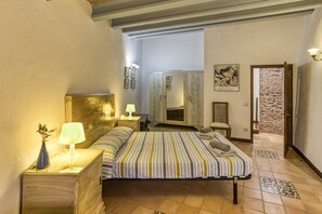 2 habitaciones, wifi gratis y ropa de cama 