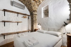 1 bedroom, free WiFi, bed sheets - Apartment 'Green Cactus House' with Sea View, Wi-Fi and Air Conditioning (La Spezia)