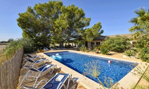 Pool - Holiday Home 'Ribas' with Mountain View, Wi-Fi and Air Conditioning (Santa Margarita)