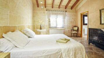 4 habitaciones, tabla de planchar con plancha y wifi gratis