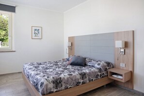 5 quartos, Wi-Fi de cortesia, roupa de cama