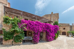 Exterior - Holiday Home 'Rural House XVIII Century' with Shared Terrace, Wi-Fi and Air Conditioning (Pals)