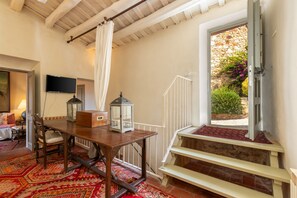 Interior - Holiday Home 'Rural House XVIII Century' with Shared Terrace, Wi-Fi and Air Conditioning (Pals)