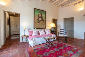 TV - Holiday Home 'Rural House XVIII Century' with Shared Terrace, Wi-Fi and Air Conditioning (Pals)