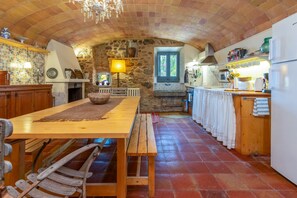 Dining - Holiday Home 'Rural House XVIII Century' with Shared Terrace, Wi-Fi and Air Conditioning (Pals)
