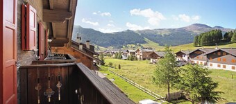 Apartment 'Appartamenti Lorenza 3 Baite Giotto' with Mountain View, Shared Garden and Wi-Fi