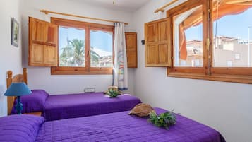 3 quartos, Wi-Fi de cortesia, roupa de cama