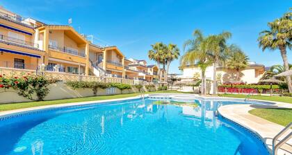 Holiday Home 'casa en la playa con piscina y terrazas n. Grande"