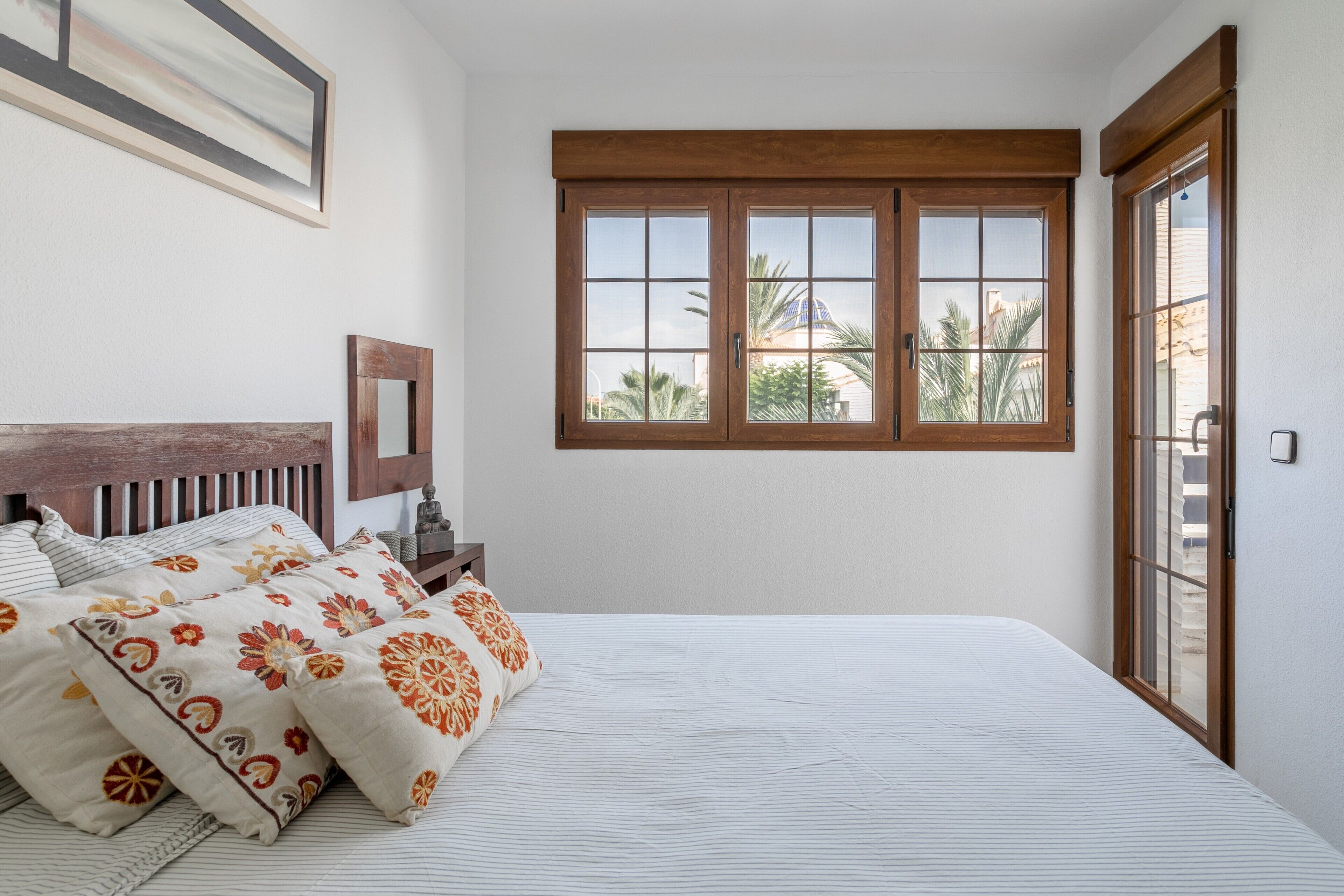 3 bedrooms, bed sheets