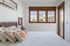 3 bedrooms, bed sheets