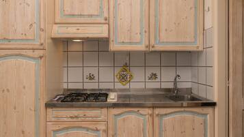 Fridge, microwave, stovetop, highchair