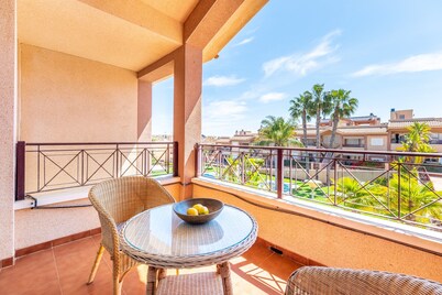 Holiday Home 'casa en la playa con piscina y terraza S.T'