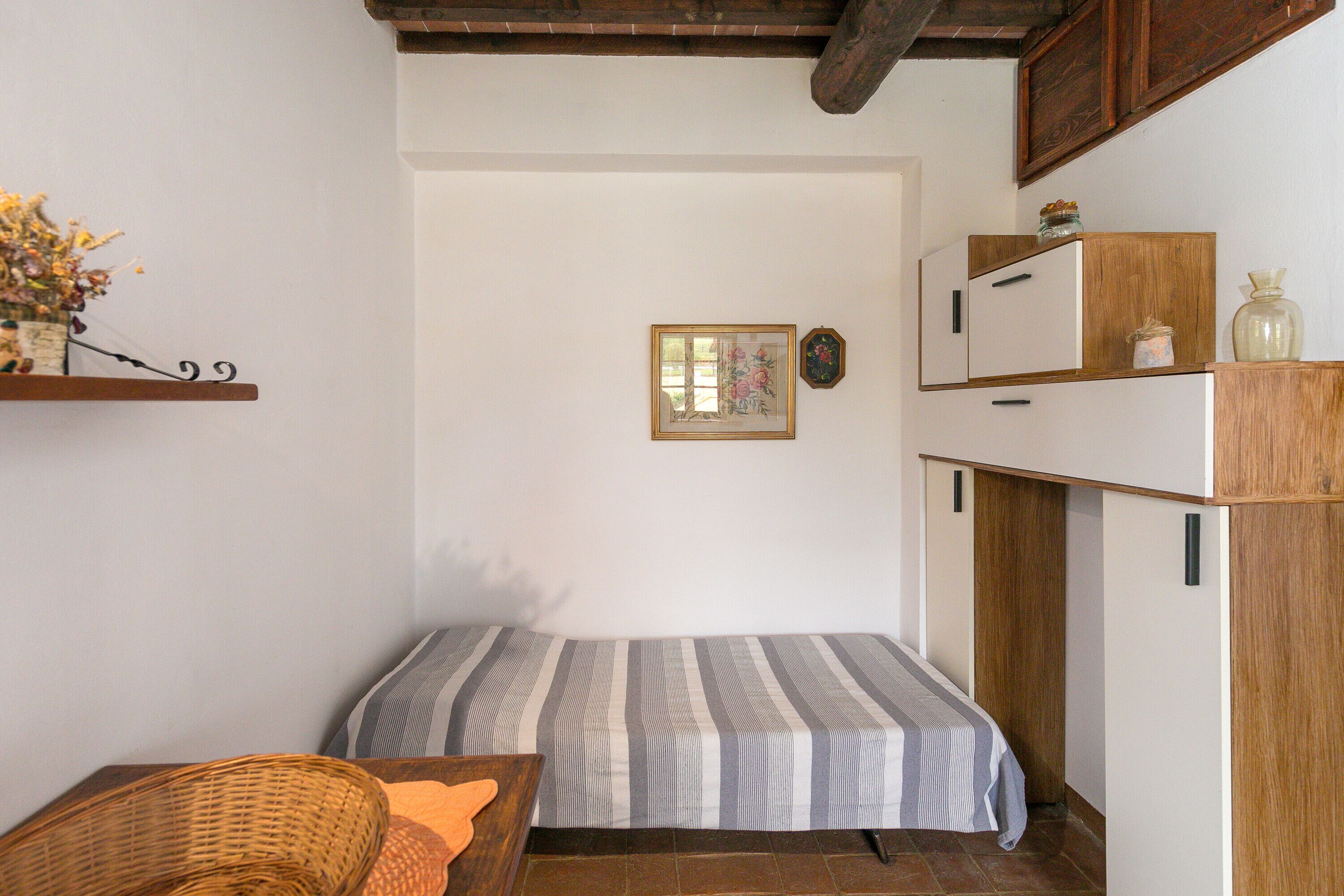 Apartment "La Casa Colorata" with Shared Pool