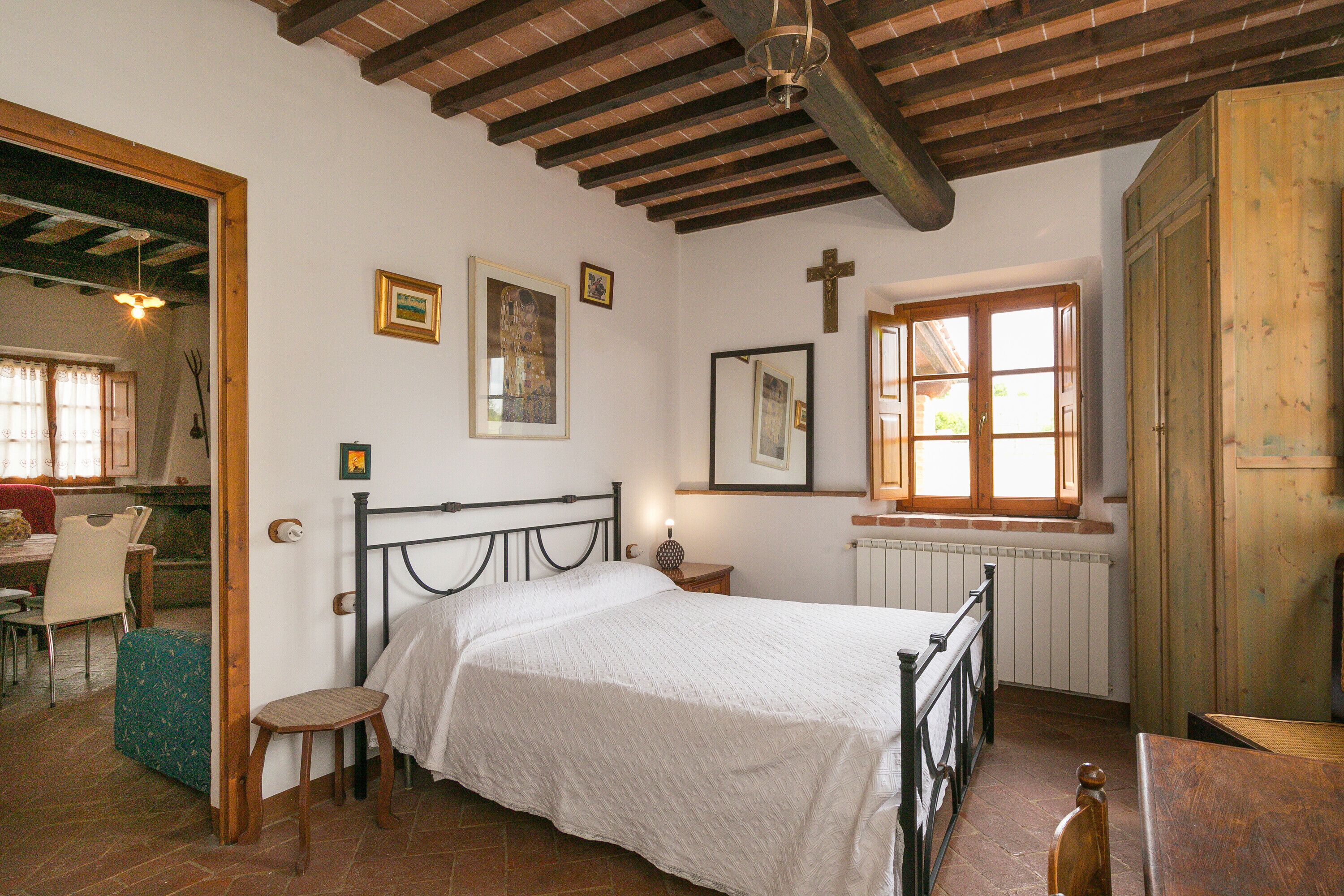 Apartment "La Casa Colorata" with Shared Pool