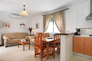 TV - Apartment "Sagasta 1 - Andalmar" close to the Sea with Wi-Fi (Conil)