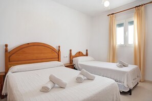 2 quartos, ferros/tábuas de passar roupa, Wi-Fi de cortesia