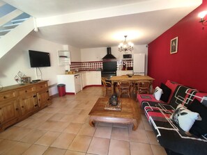 TV - Air-conditioned villa for 4 in Cap d'Agde (Cap d'Agde naturisme)