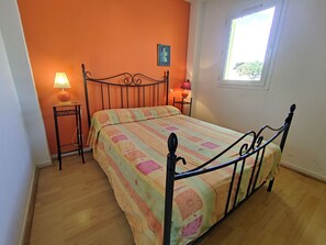 2 bedrooms