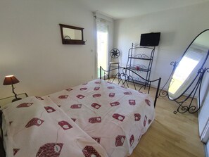 2 bedrooms