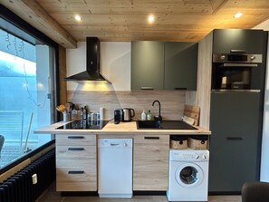 Frigorifero, microonde, lavastoviglie, tostapane