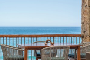 تناول الطعام بالخارج