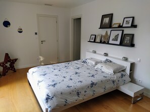 6 bedrooms, iron/ironing board, travel cot, WiFi - Quiet villa with swimming pool and wooded garden (Éguilles)