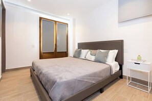 2 slaapkamers, reisbedje, gratis wifi, beddengoed