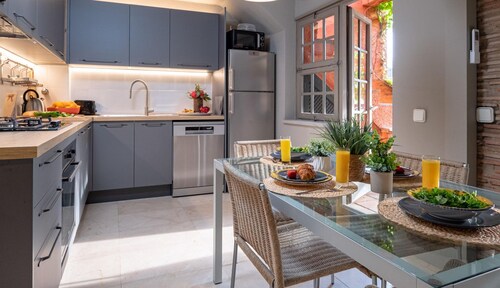 Duplex moderne avec terrasse privée, climatisation et Wifi, à 300m de la plage de Palamós