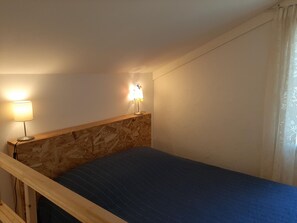 2 bedrooms, travel cot